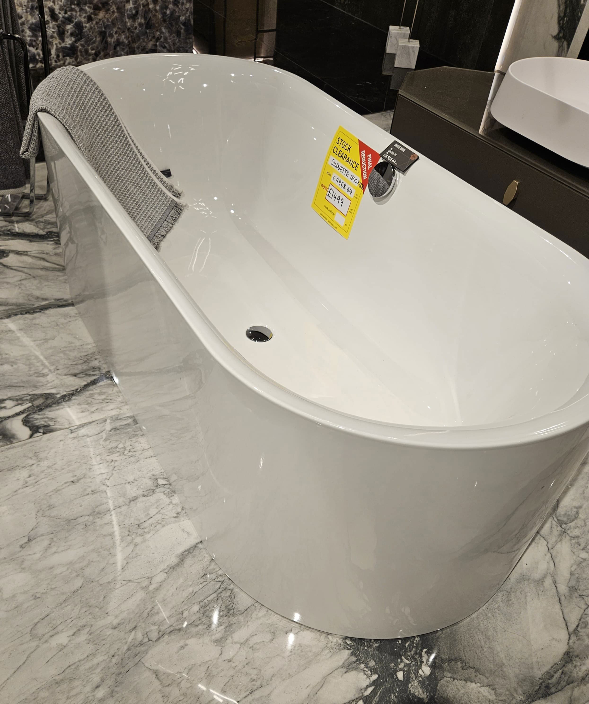 White Free-Standing Bath 