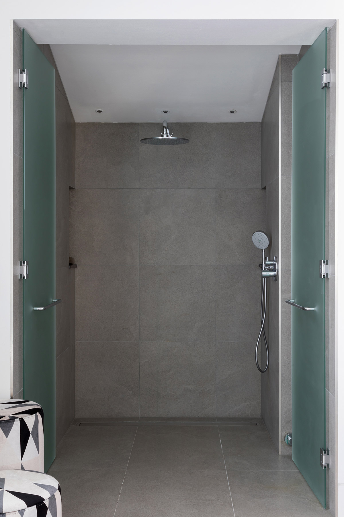 TBK Designed White & Grey Bathroom - Walkin Shower