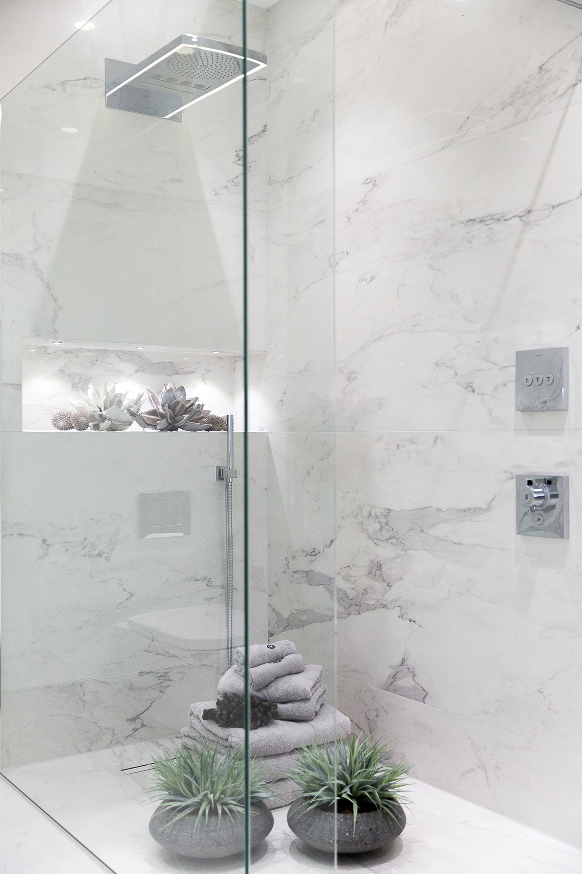 Luxury Bathroom - Shower : Hadley Wood, London