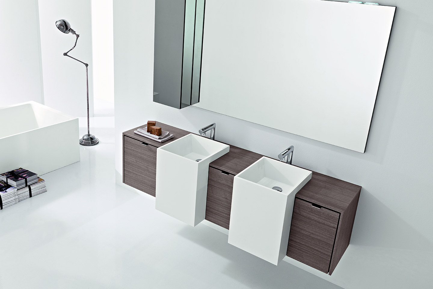 Discover our range of base units, vanity units and auxiliary units.